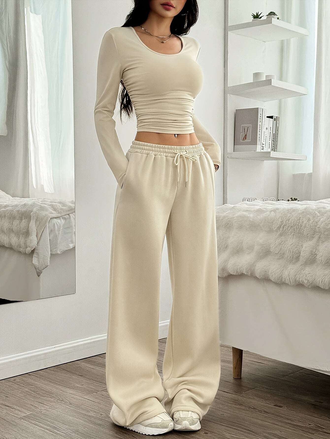 Spring And Autumn Style Two-Piece Women'S Casual Solid Color Pleated Round Neck Short T-Shirt And Wide-Leg Drawstring Waist Pants Set.