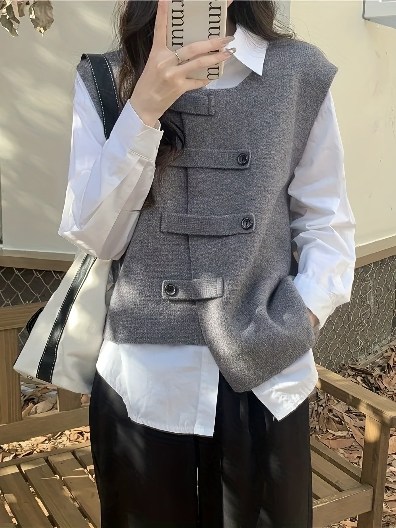 [Fashion Knitted Vest] Women's fashion asymmetric design knitted vest, suitable for spring, autumn, and winter, perfect for layering and highly versatile, available in two colors.