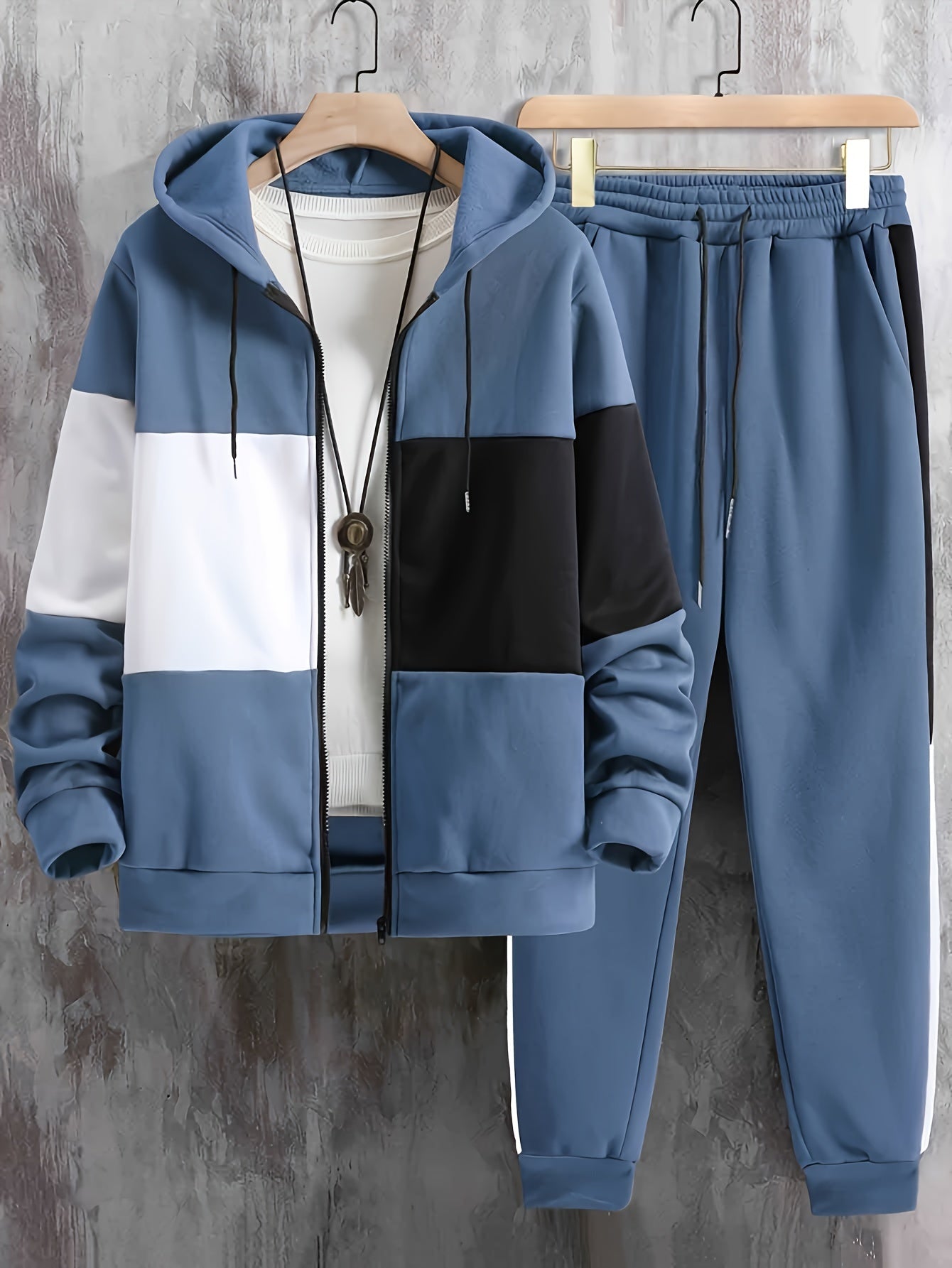 Men'S Clothing, a Two-Piece Set Featuring a Color-Blocked Long-Sleeve Zip-Up Hoodie And Drawstring Pants, Perfect for Outdoor Activities.
